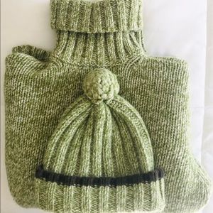 Sisley Womens Wool Sweater and Cap Set